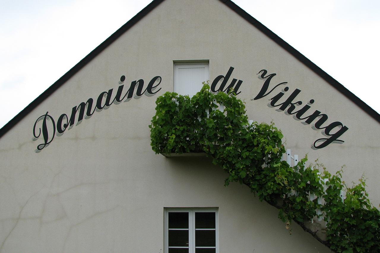 The flinty soil of Domaine du Viking